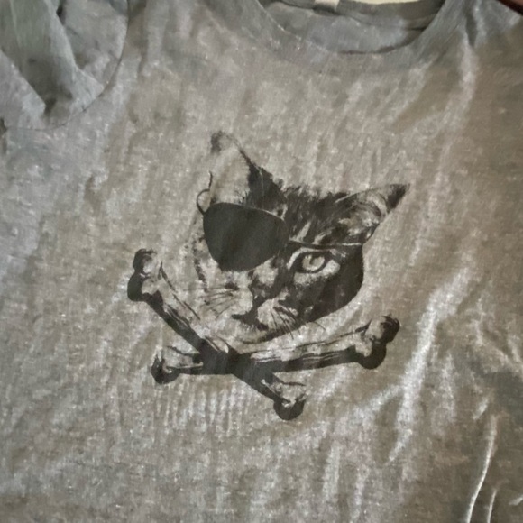 NEXT LEVEL APPAREL Cat with Eye Patch T-Shirt - Picture 4 of 7